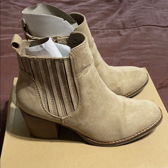 Francesca’s Tan Booties. New Condition! - Picture 1 of 11